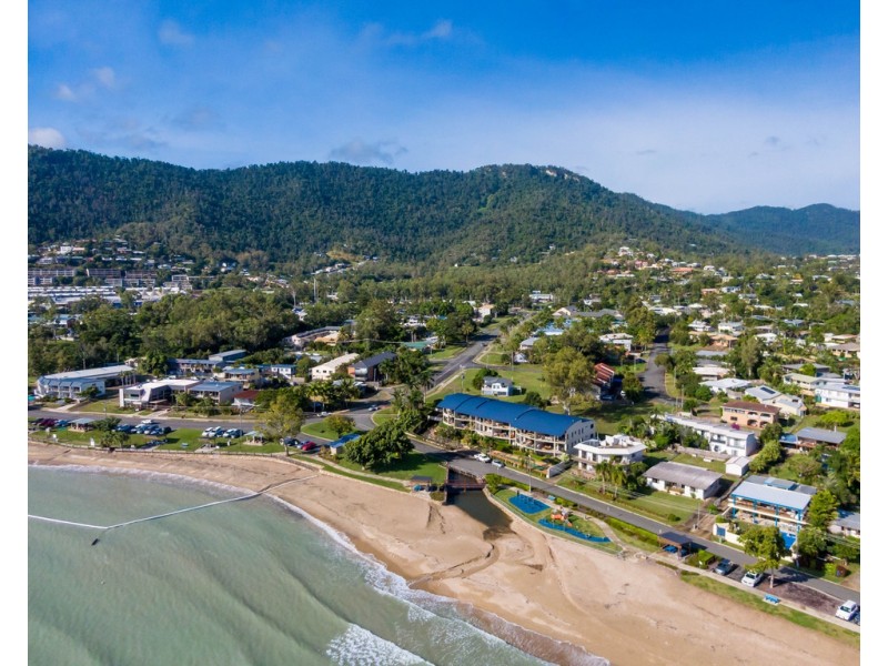 7-11 Beach Road, Cannonvale QLD 4802