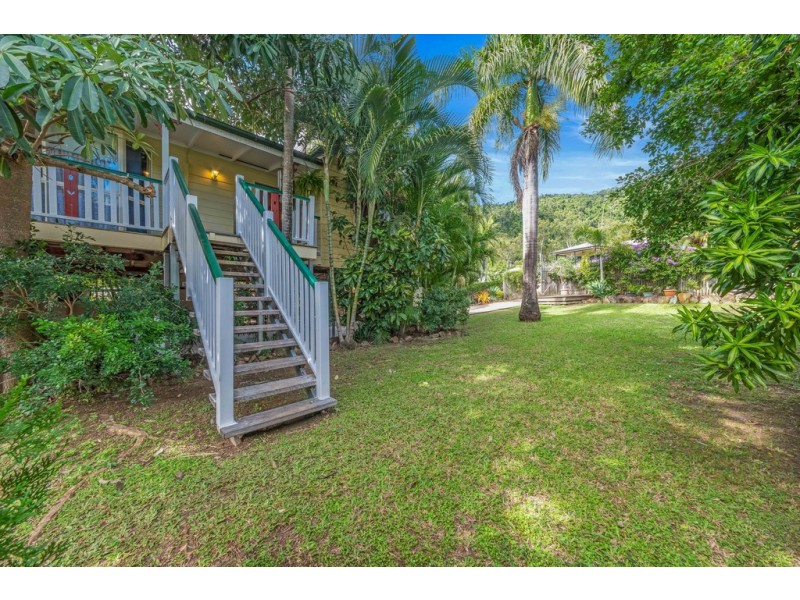 20 Border Drive, Cannonvale QLD 4802
