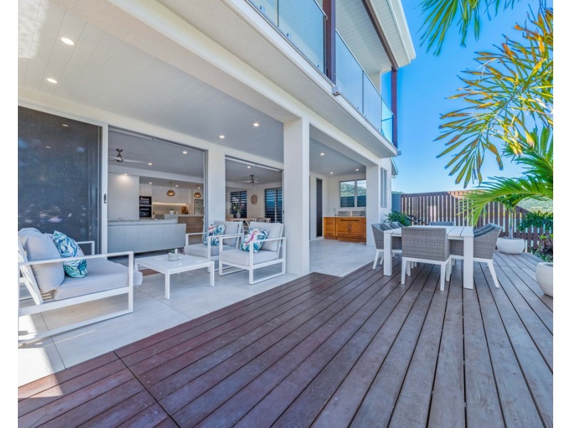 16 The Cove, Airlie Beach QLD 4802