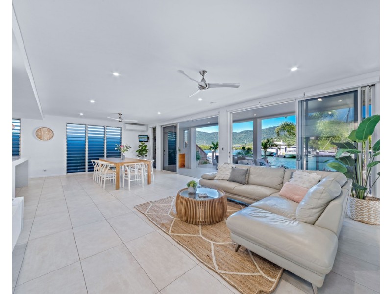 16 The Cove, Airlie Beach QLD 4802
