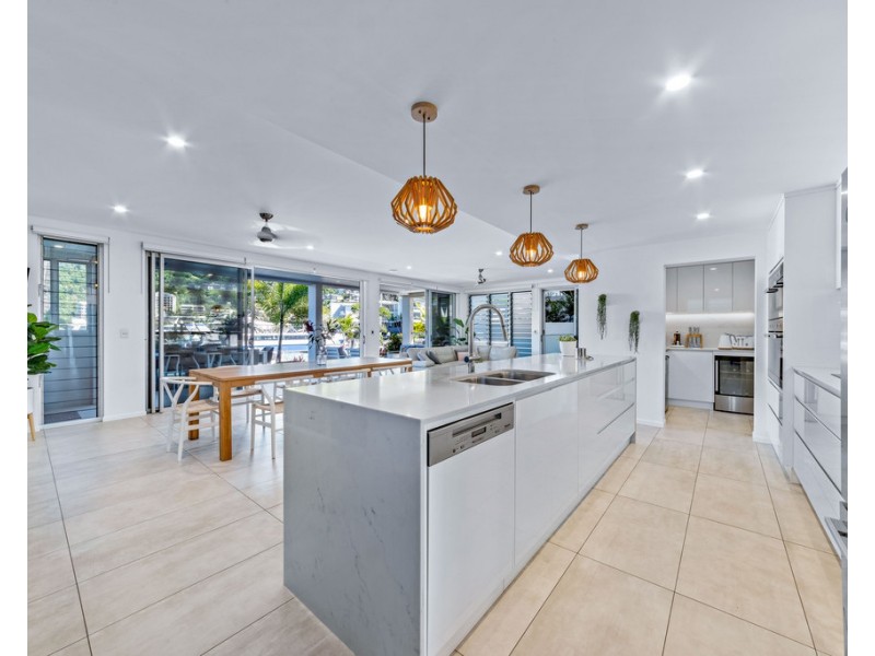 16 The Cove, Airlie Beach QLD 4802