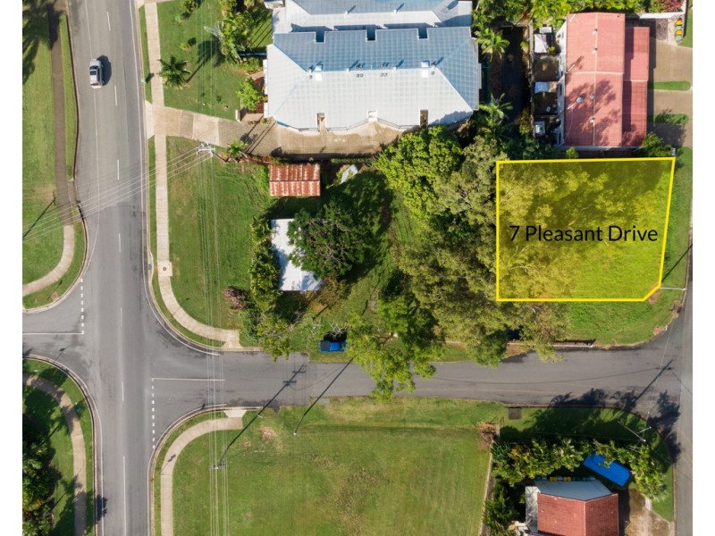 7 Pleasant Drive, Cannonvale QLD 4802