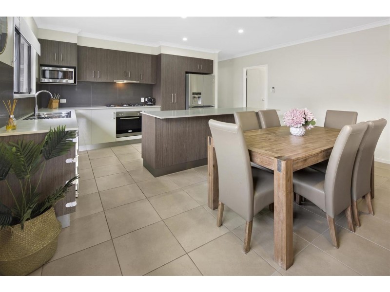 11 Twin Creek Court, Cannonvale QLD 4802