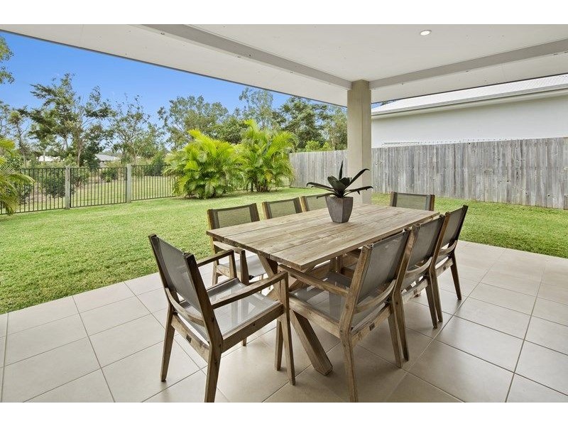 11 Twin Creek Court, Cannonvale QLD 4802