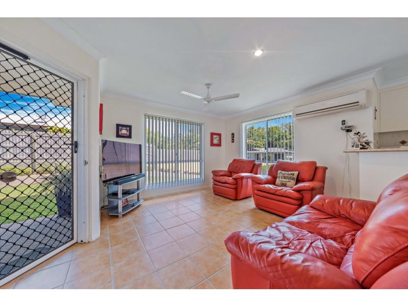 1/20 Banksia Court, Cannonvale QLD 4802