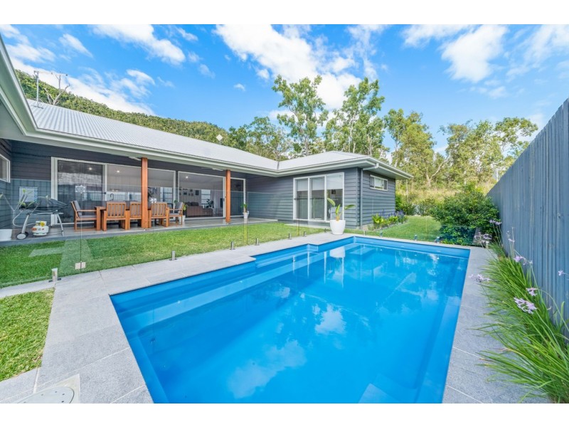 20 Pearl Street, Cannonvale QLD 4802