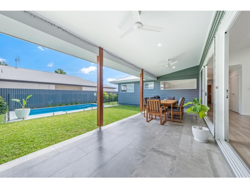 20 Pearl Street, Cannonvale QLD 4802
