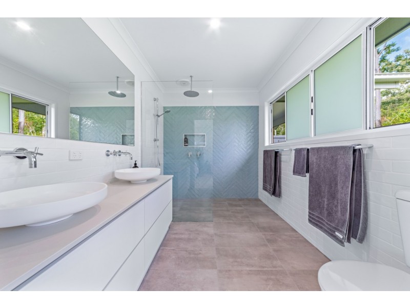 20 Pearl Street, Cannonvale QLD 4802