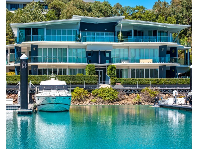 Pavillions 6/1 Airport Drive, Hamilton Island QLD 4803