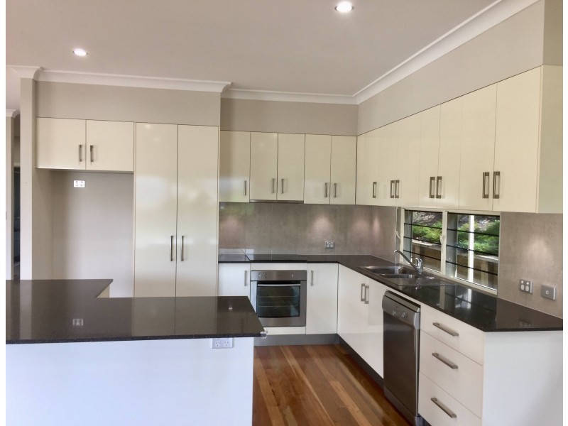 16 Beth Court, Cannonvale QLD 4802