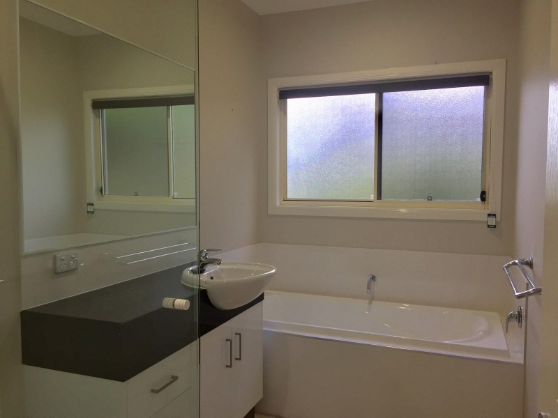 16 Beth Court, Cannonvale QLD 4802