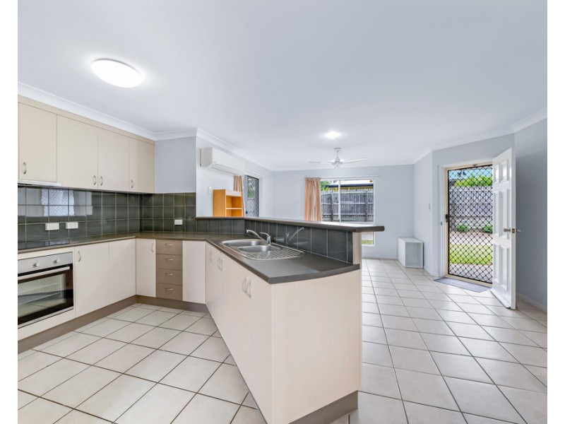 2/20 Banksia Court, Cannonvale QLD 4802