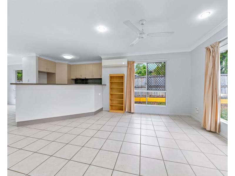 2/20 Banksia Court, Cannonvale QLD 4802