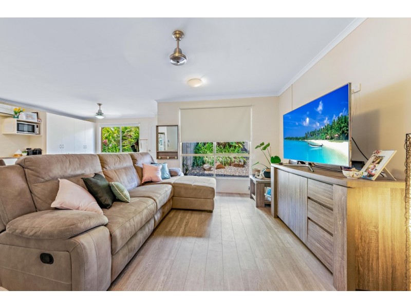 30 South Molle Boulevard, Cannonvale QLD 4802