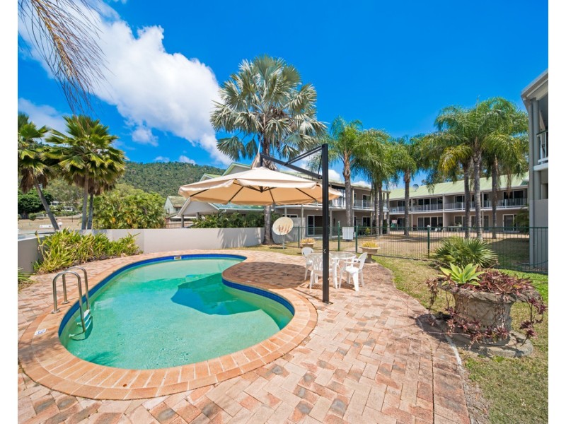 1A/10 Island Drive, Cannonvale QLD 4802