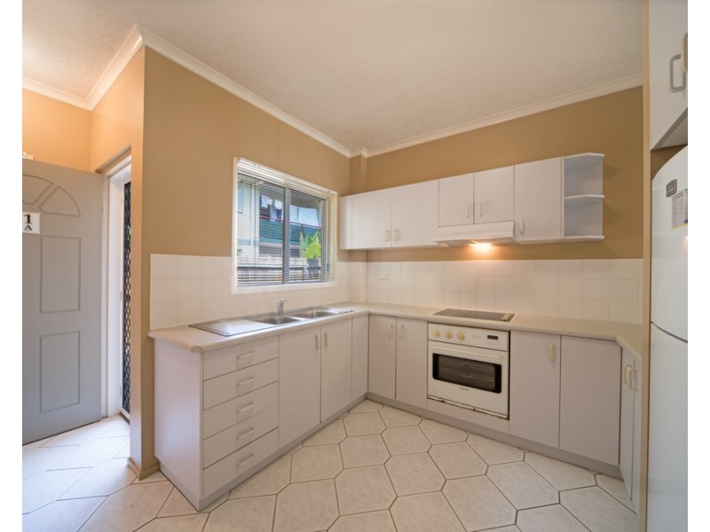 1A/10 Island Drive, Cannonvale QLD 4802