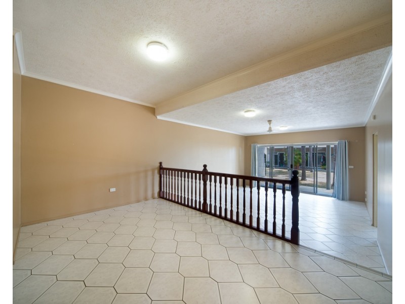 1A/10 Island Drive, Cannonvale QLD 4802