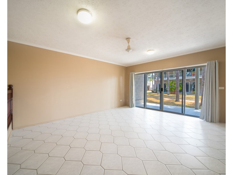 1A/10 Island Drive, Cannonvale QLD 4802