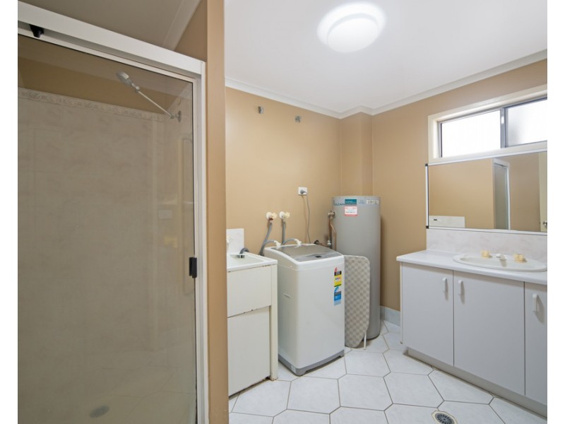 1A/10 Island Drive, Cannonvale QLD 4802