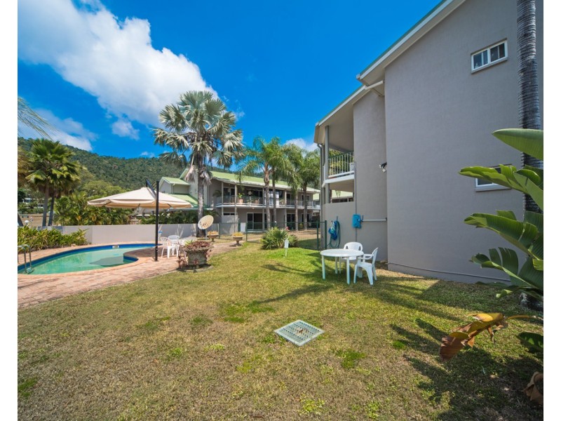 1A/10 Island Drive, Cannonvale QLD 4802