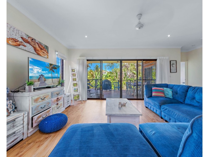 25 Rattray Avenue, Hideaway Bay QLD 4800