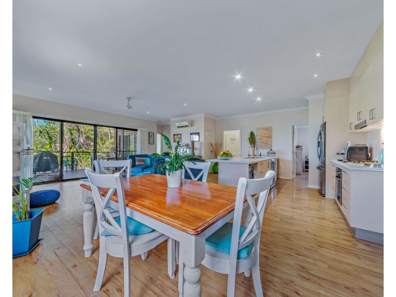 25 Rattray Avenue, Hideaway Bay QLD 4800