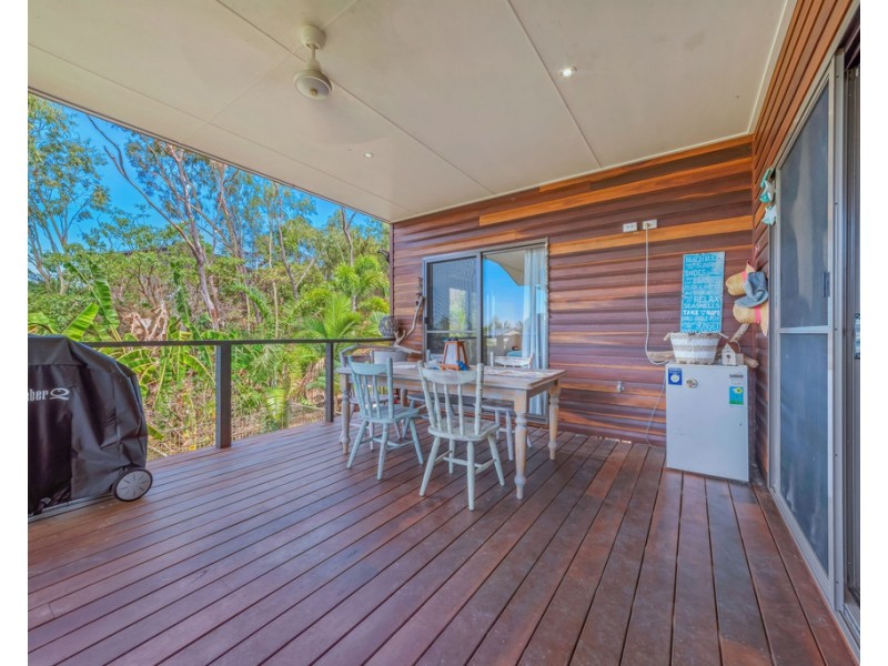 25 Rattray Avenue, Hideaway Bay QLD 4800