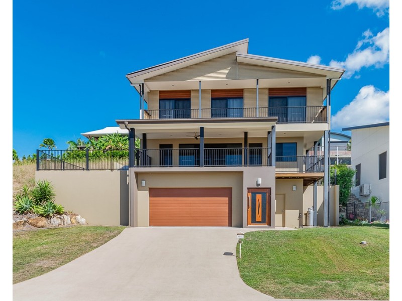 11 Whitehaven Crescent, Cannonvale QLD 4802