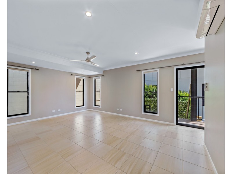 11 Whitehaven Crescent, Cannonvale QLD 4802