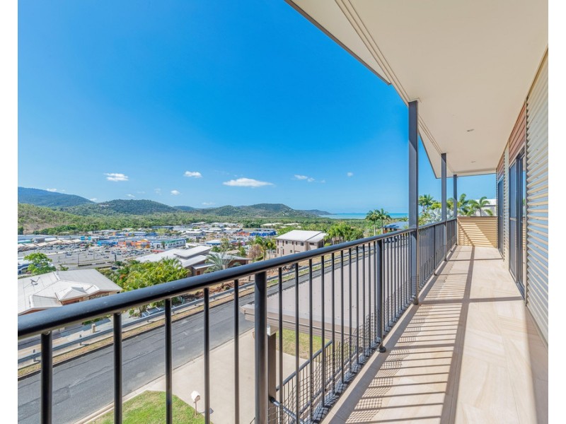 11 Whitehaven Crescent, Cannonvale QLD 4802