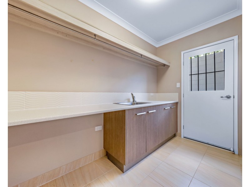 11 Whitehaven Crescent, Cannonvale QLD 4802
