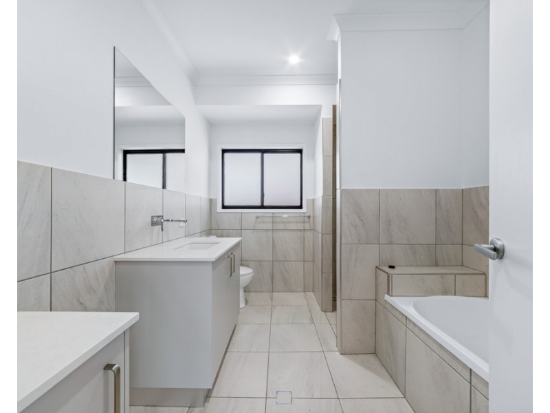 1/13 South Molle Blvd, Cannonvale QLD 4802