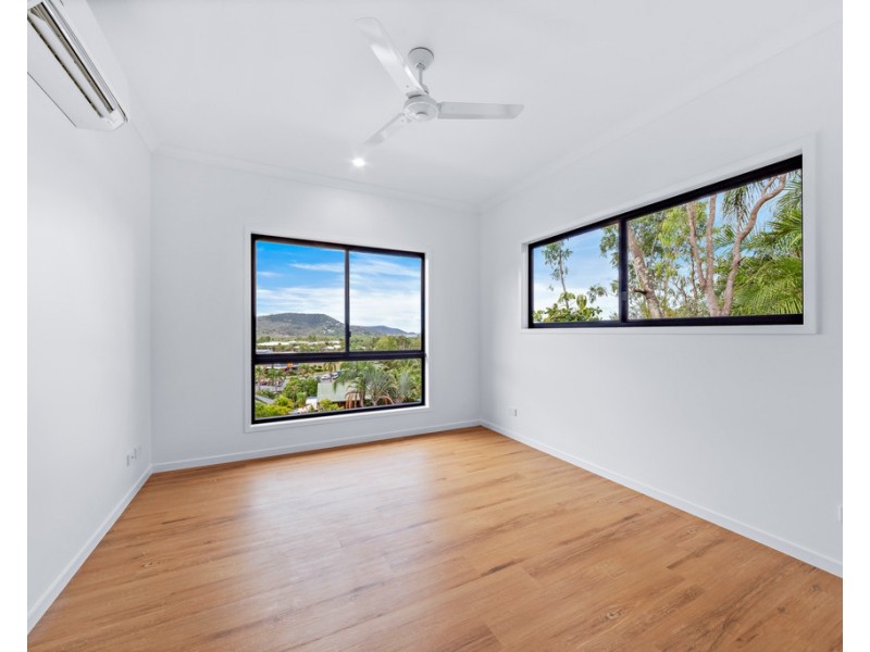1/13 South Molle Blvd, Cannonvale QLD 4802