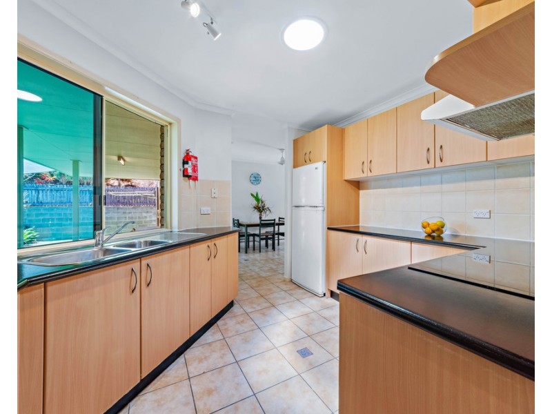 1/15 Eshelby Drive, Cannonvale QLD 4802