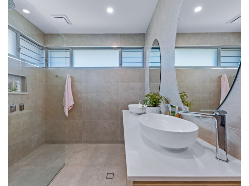 13 The Cove, Airlie Beach QLD 4802