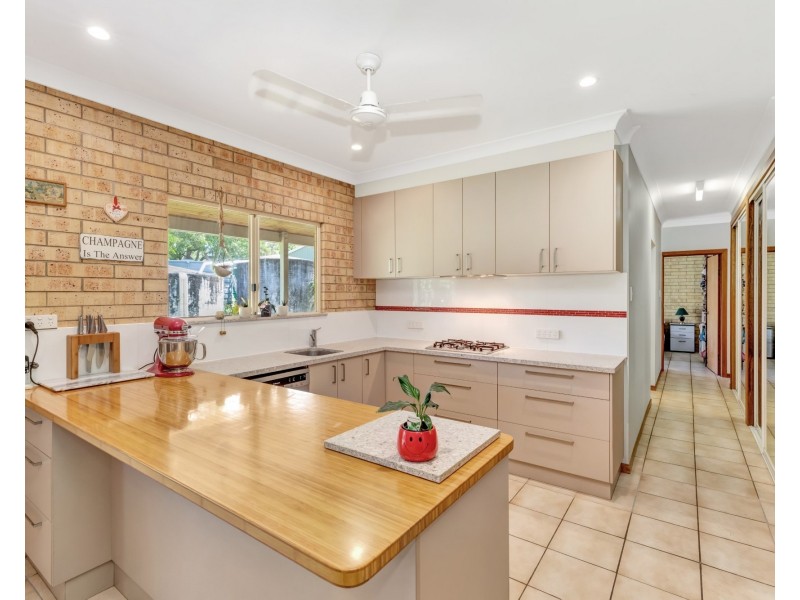 106 Hideaway Bay Drive, Hideaway Bay QLD 4800