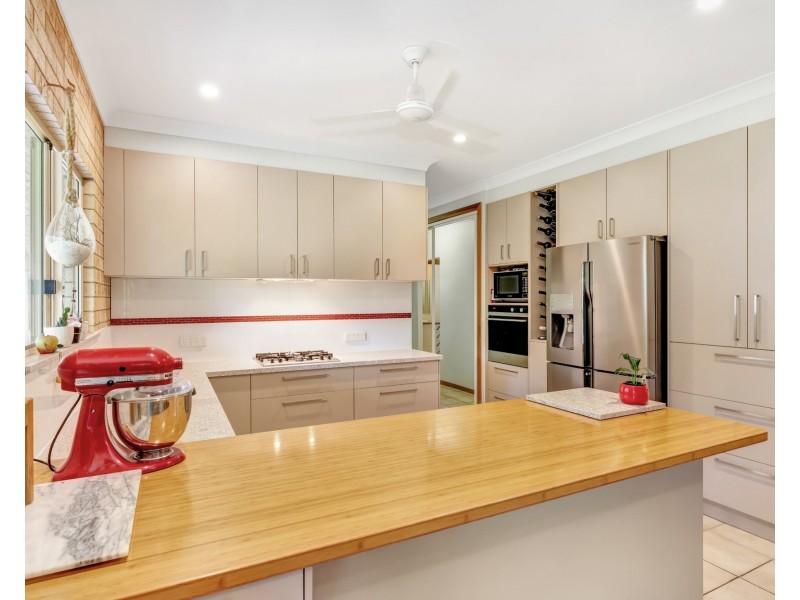 106 Hideaway Bay Drive, Hideaway Bay QLD 4800