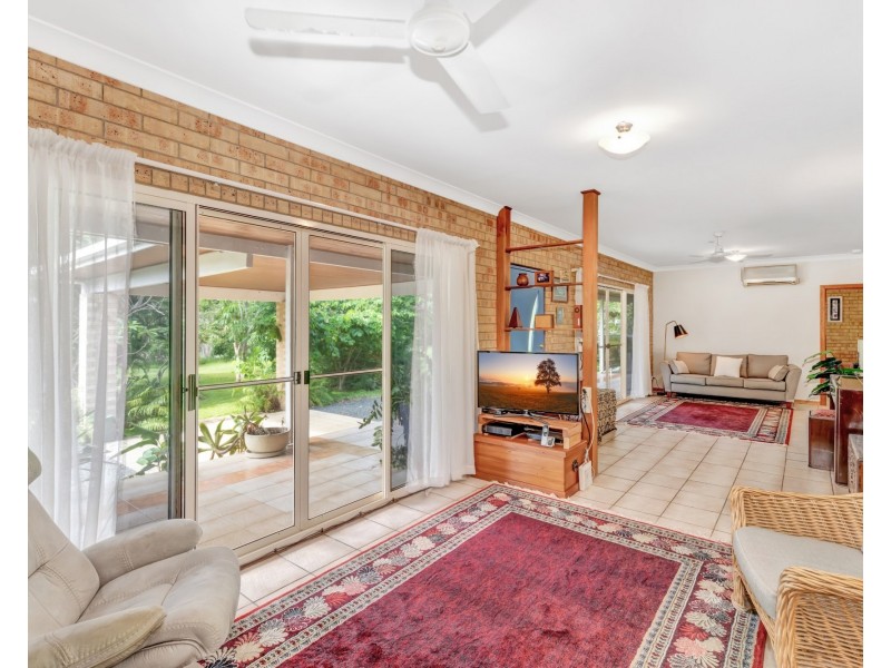 106 Hideaway Bay Drive, Hideaway Bay QLD 4800