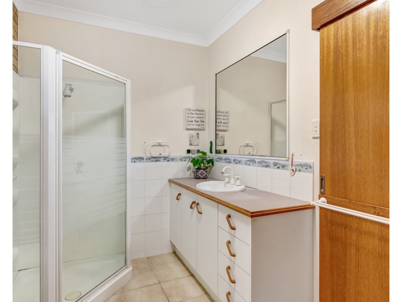 106 Hideaway Bay Drive, Hideaway Bay QLD 4800