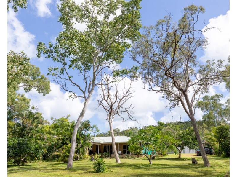 106 Hideaway Bay Drive, Hideaway Bay QLD 4800