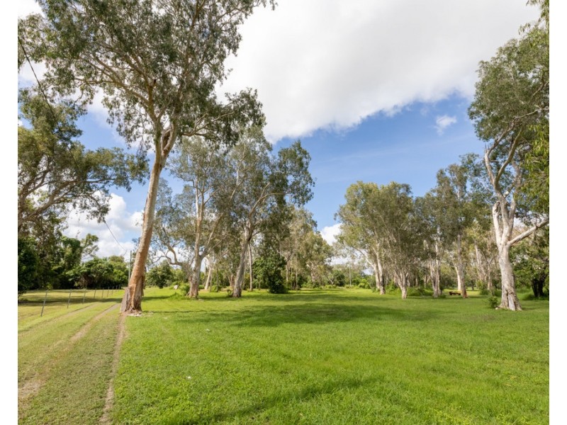 106 Hideaway Bay Drive, Hideaway Bay QLD 4800