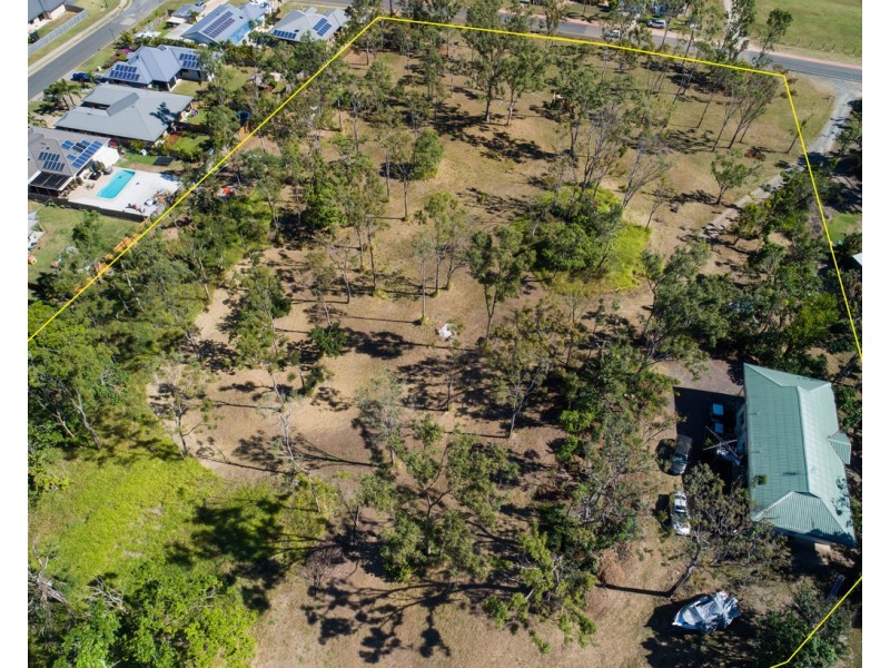 5-15 Valley Drive, Cannonvale QLD 4802