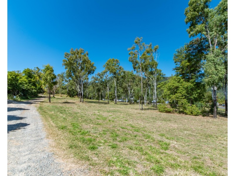 5-15 Valley Drive, Cannonvale QLD 4802