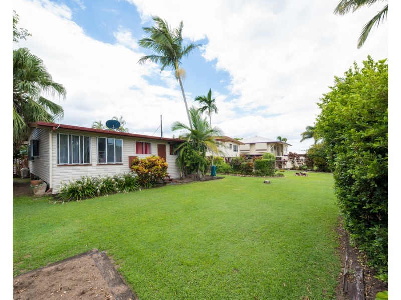 2 Sterry Street, Proserpine QLD 4800