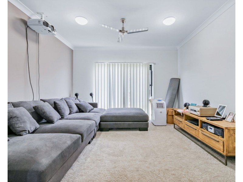 1 Helm Place, Cannonvale QLD 4802