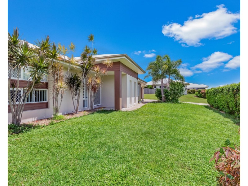 1 Helm Place, Cannonvale QLD 4802