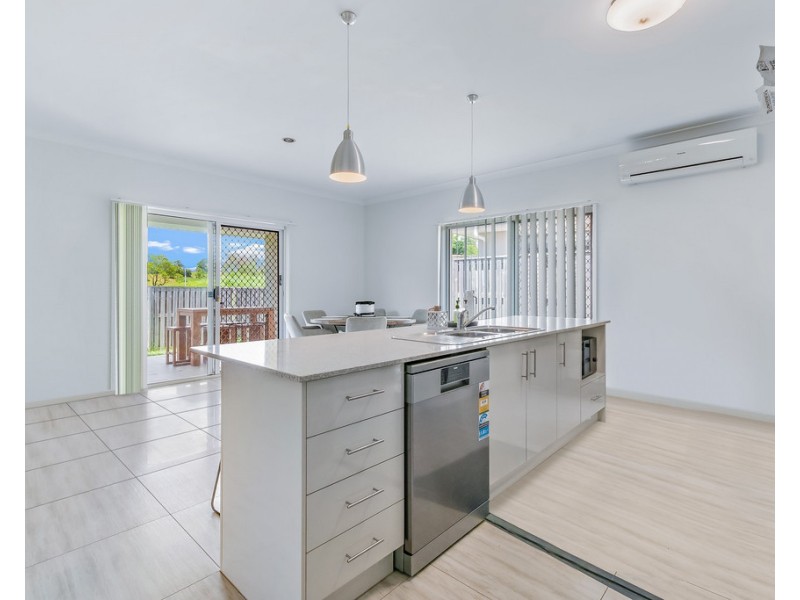 1 Helm Place, Cannonvale QLD 4802