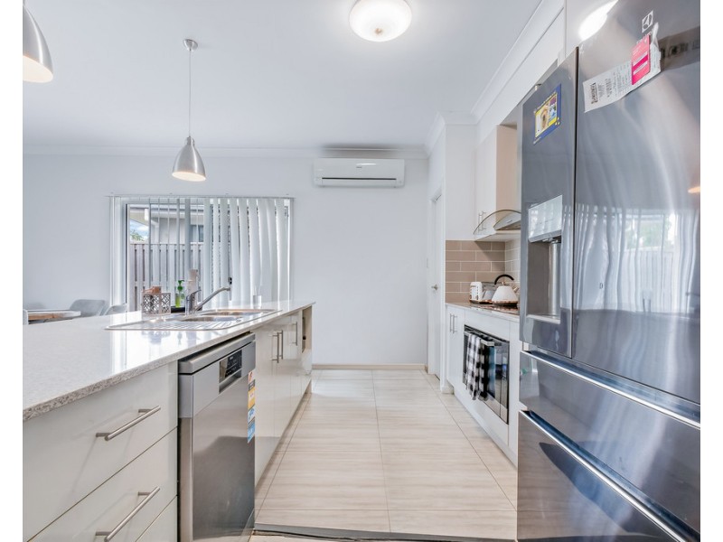 1 Helm Place, Cannonvale QLD 4802