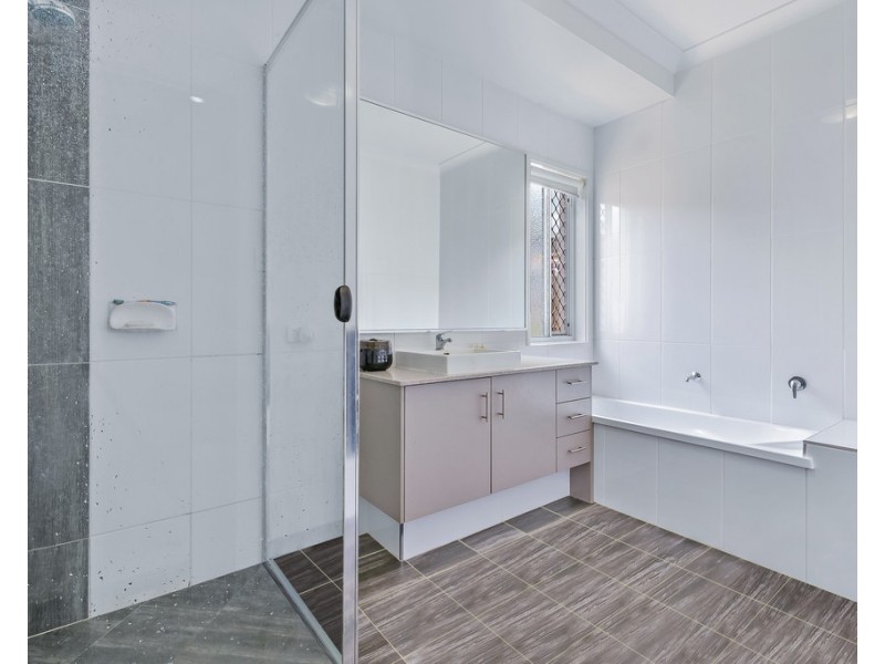 1 Helm Place, Cannonvale QLD 4802