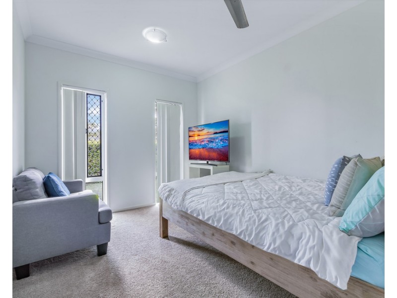 1 Helm Place, Cannonvale QLD 4802